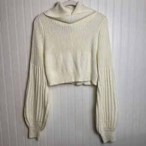 Judith March ivory cropped balloon sleeve sweater fits like medium K19